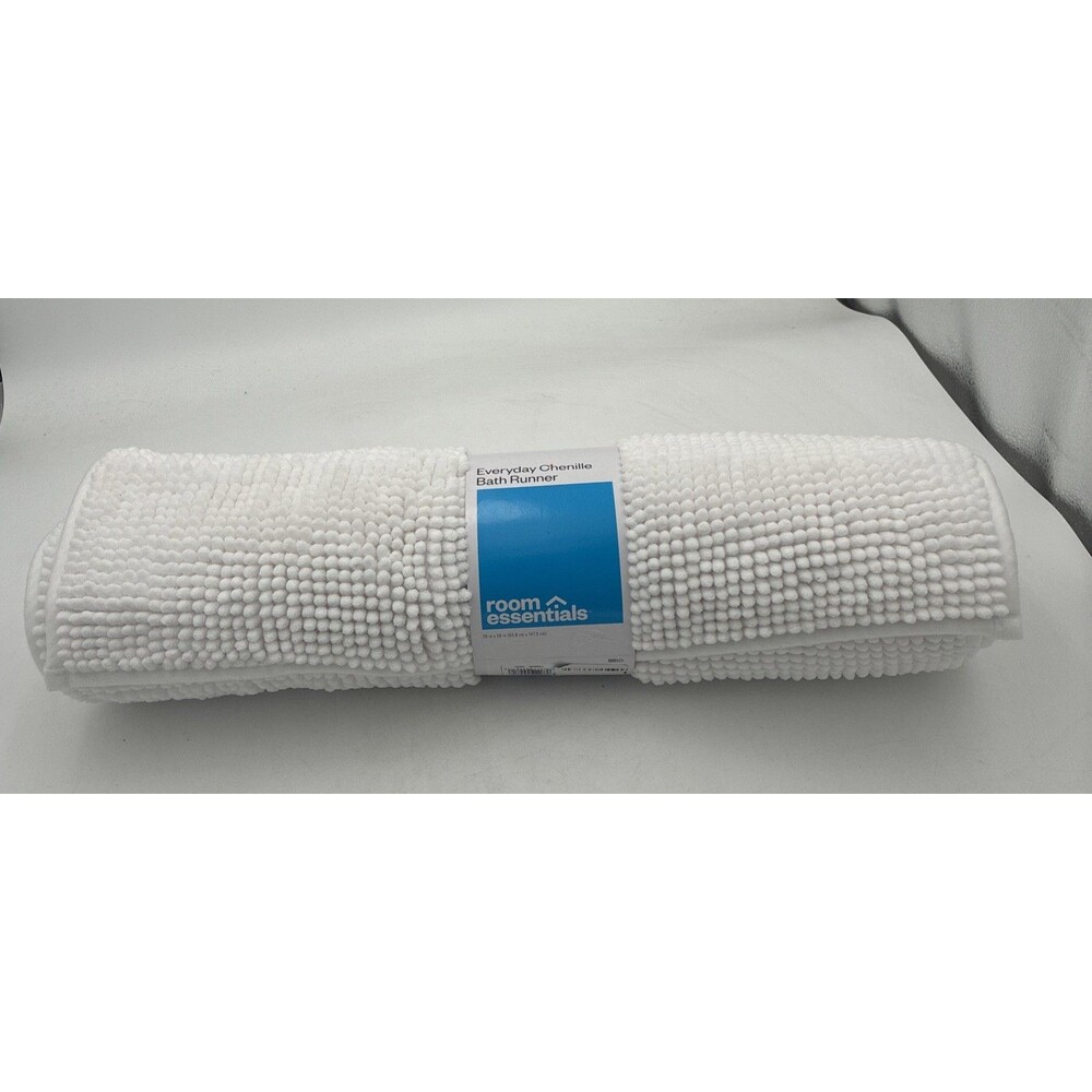 New Room Essentials White Chenille Bath Runner 20 x 58 in